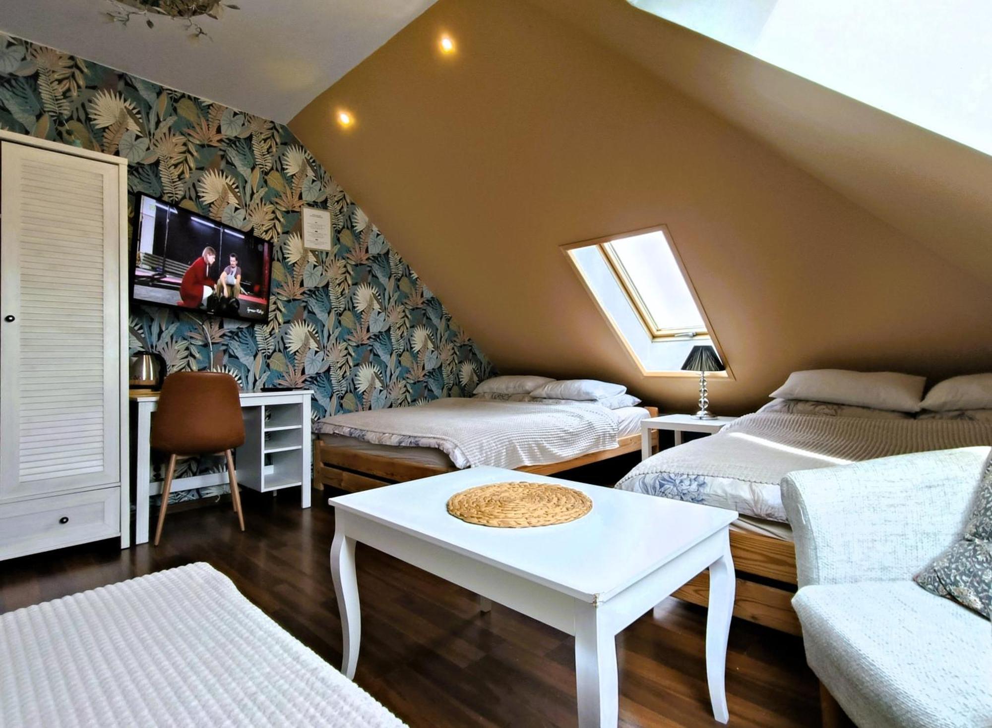 Villa "Route 62" Airport Modlin Golawin Exterior foto